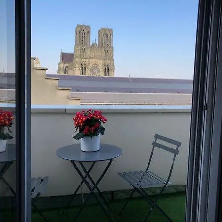 Cosy Vue Cathedrale Reims